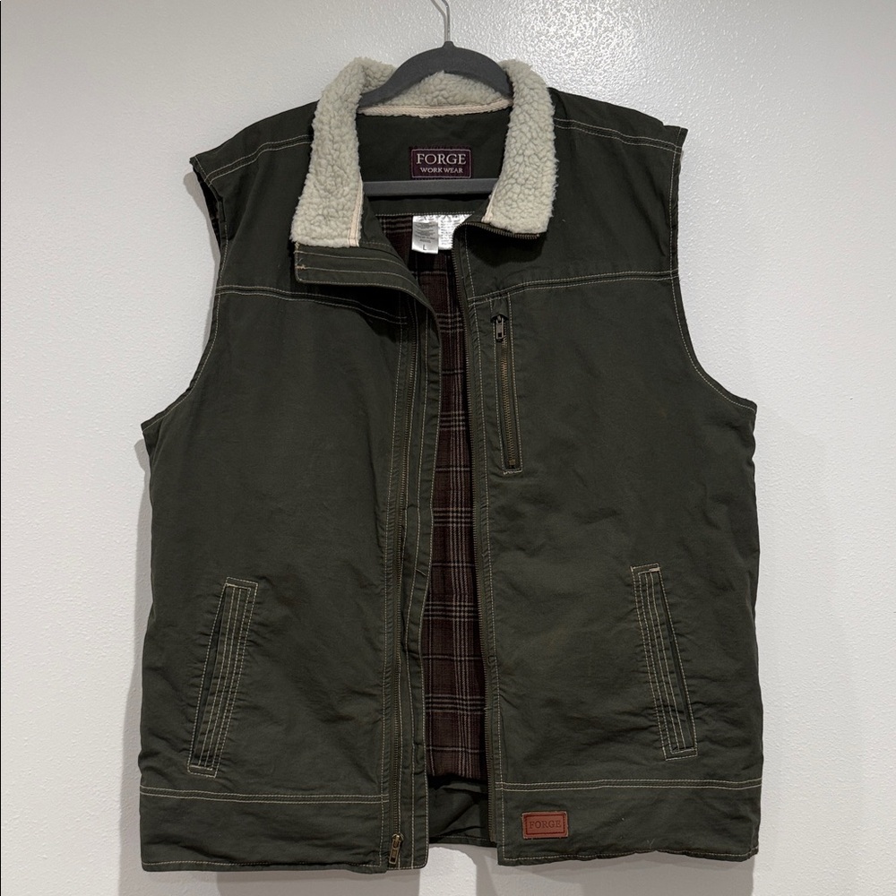 Men's Olive Sherpa-Collared Vest with plaid interior design